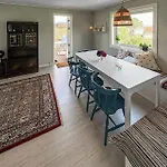 Nyaraló Three Bedroom Cozy In Flekkeroy