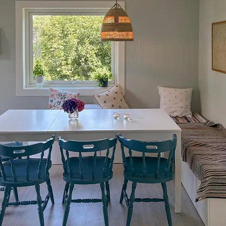 펜션 Three Bedroom Cozy In Flekkeroy *