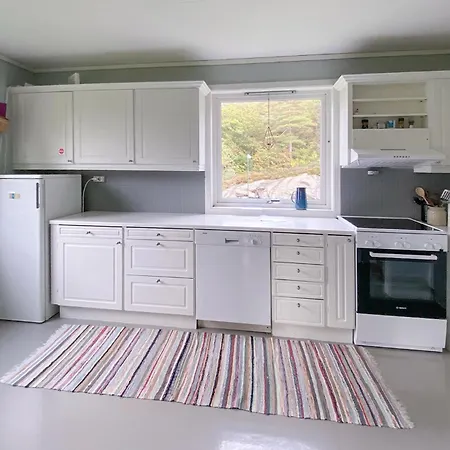 펜션 Three Bedroom Cozy In Flekkeroy