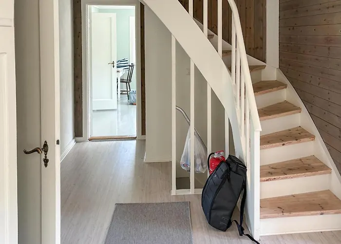 Three Bedroom Cozy In Flekkeroy Mebo