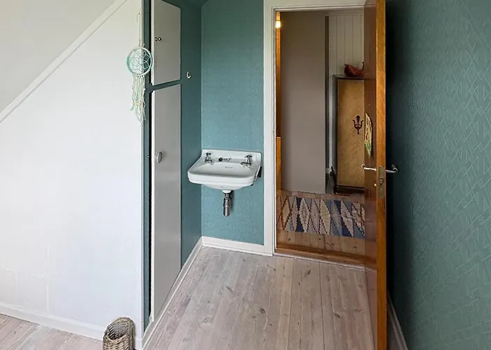 Holiday home Three Bedroom Cozy In Flekkeroy