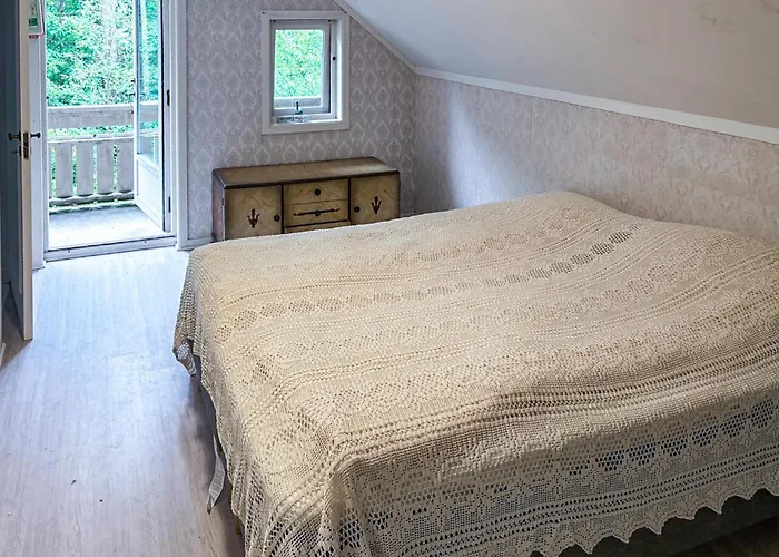 Three Bedroom Cozy In Flekkeroy *