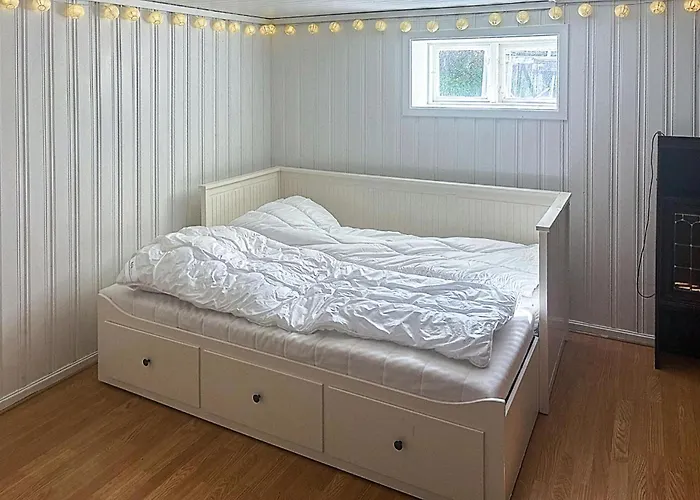 Three Bedroom Cozy In Flekkeroy * Mebo