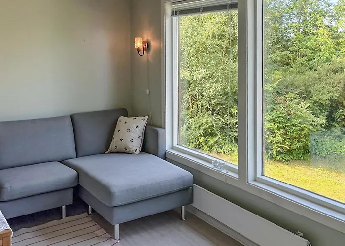 Three Bedroom Cozy In Flekkeroy Holiday home *