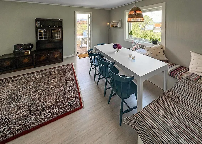Holiday home Three Bedroom Cozy In Flekkeroy