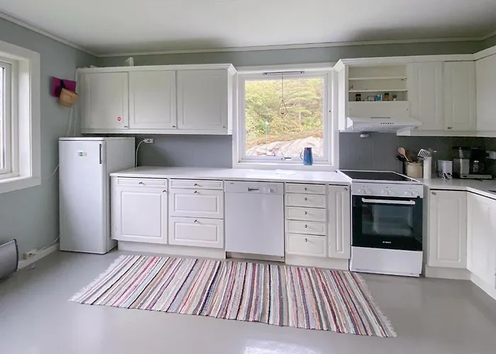Holiday home Three Bedroom Cozy In Flekkeroy