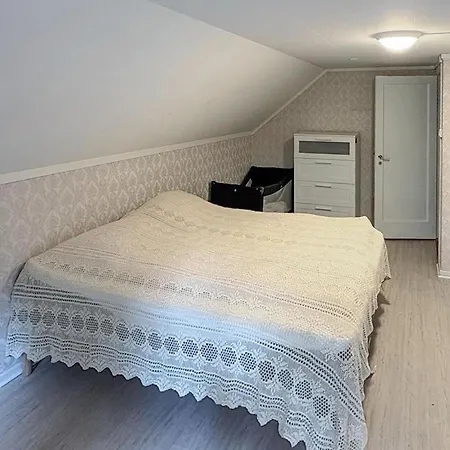 Three Bedroom Cozy In Flekkeroy بيت للعطل