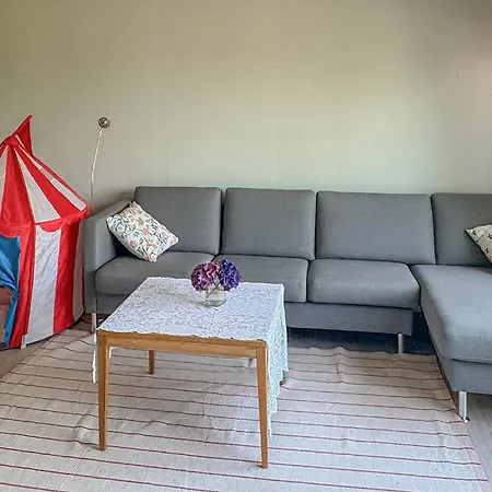 Three Bedroom Cozy In Flekkeroy 度假居 Mebø