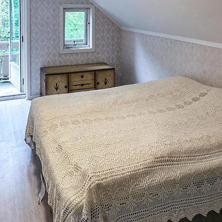 Three Bedroom Cozy In Flekkeroy *